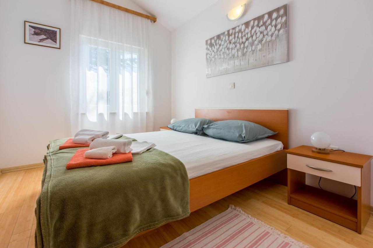 Apartments Robic Selce Exterior photo